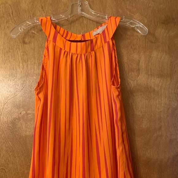 Banana republic sheer top.  New without tags. - Picture 2 of 3